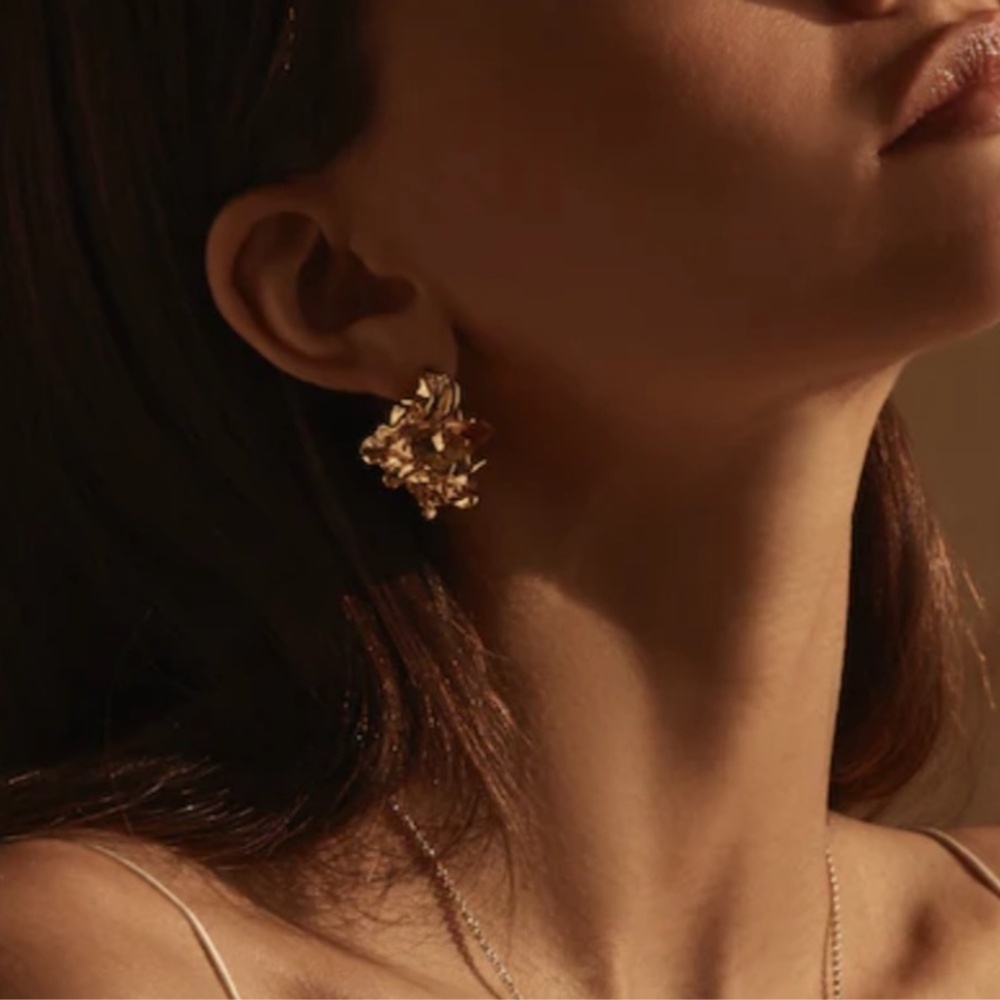 Amber Sceats Gold Reese Earrings New with Tag